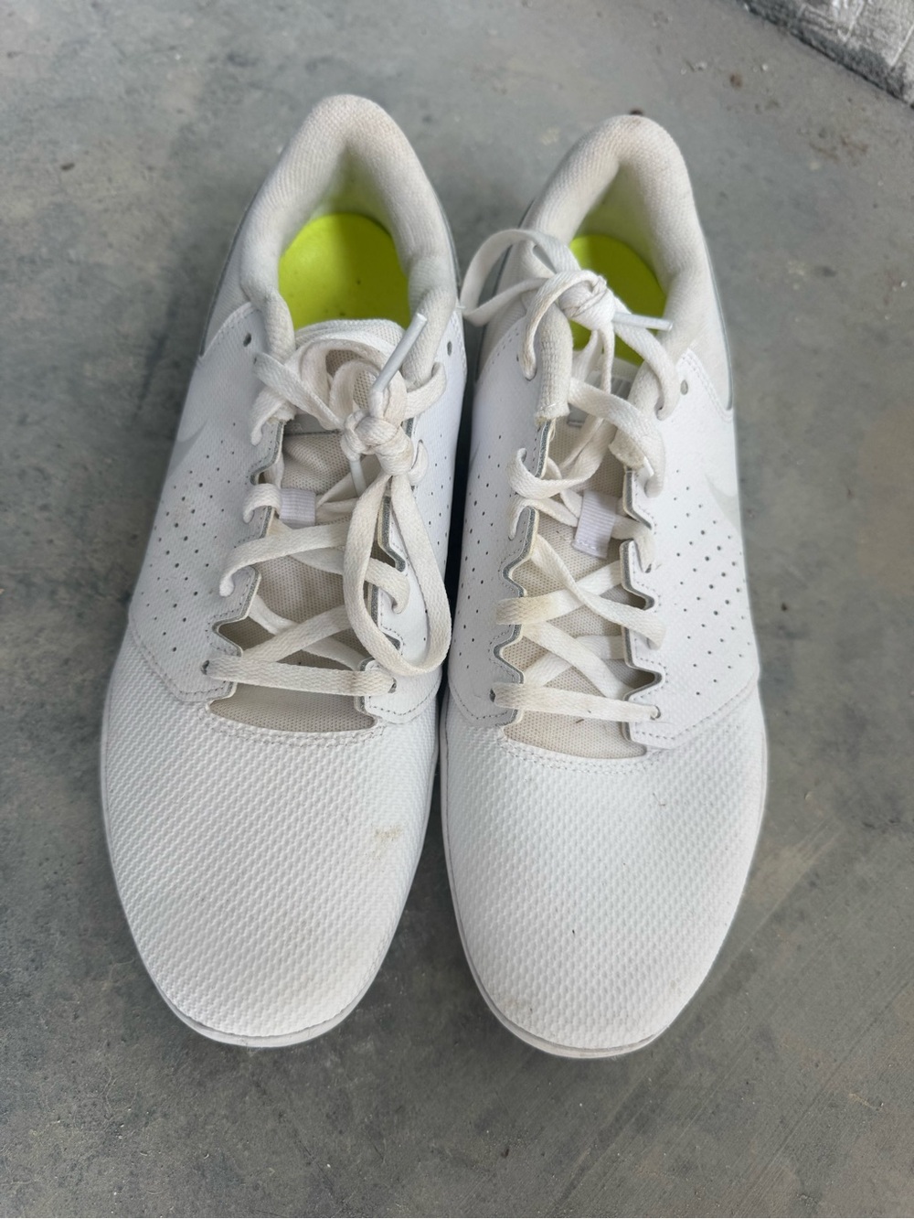 Nike Women's White Athletic Sneakers with Neon Yellow Insole